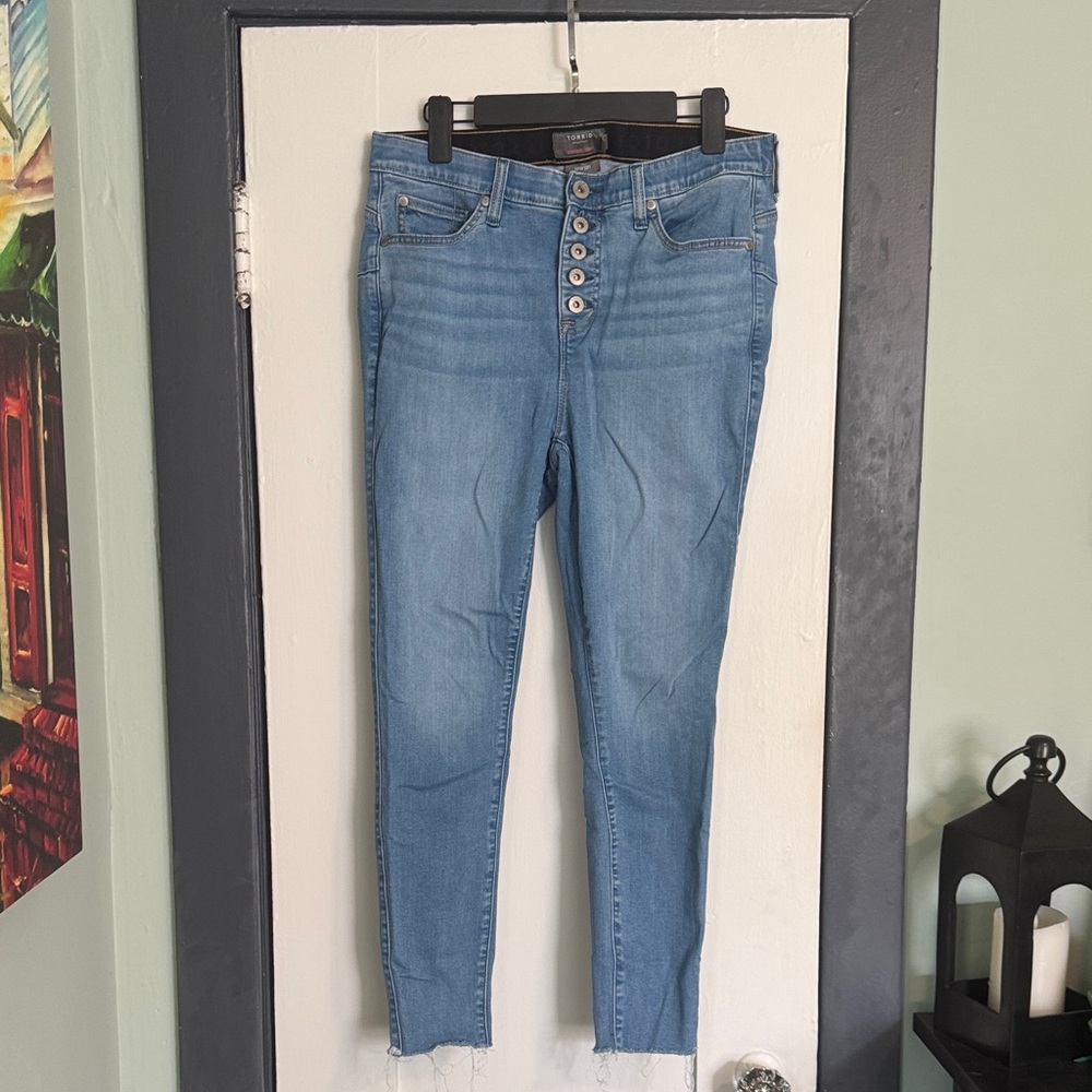 Torrid Light Blue Bombshell Skinny Jeans 12R